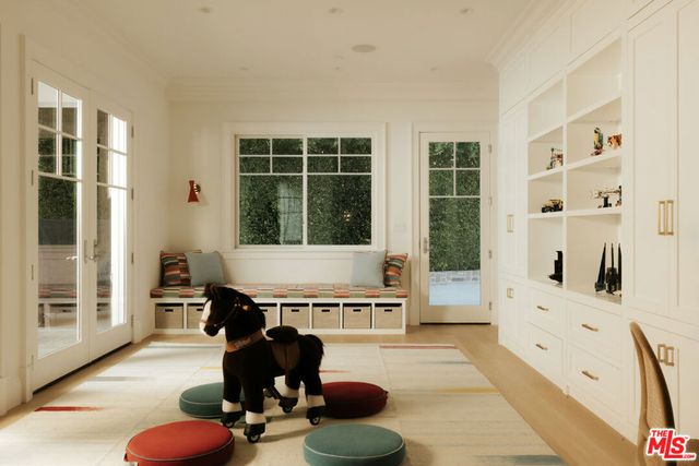 13167 Boca De Canon Lane, Los Angeles, CA 90049