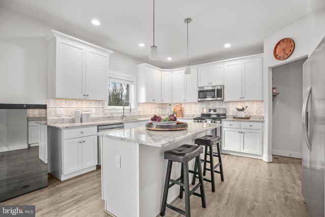 6710 GINSENG LN, King George, VA 22485