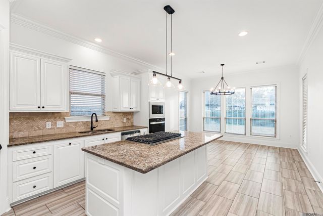 40285 Buchanan Ct, Prairieville, LA 70769