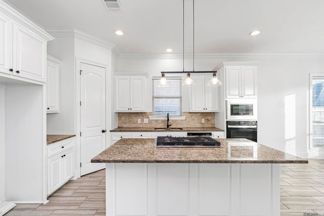 40285 Buchanan Ct, Prairieville, LA 70769