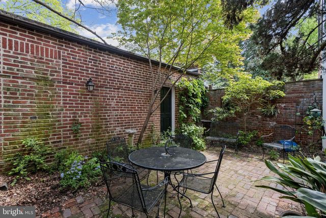 1689 32ND ST NW, Washington, DC 20007