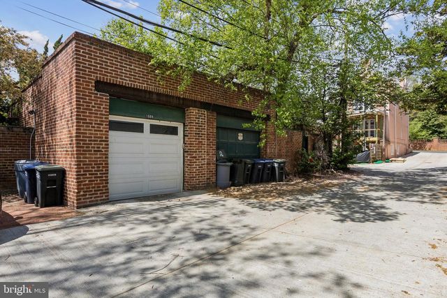 1689 32ND ST NW, Washington, DC 20007