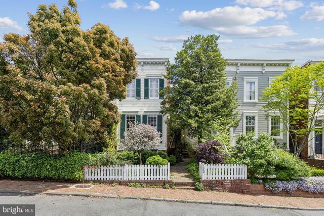1689 32ND ST NW, Washington, DC 20007