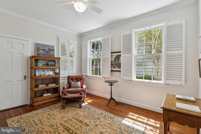 1689 32ND ST NW, Washington, DC 20007
