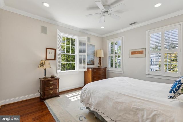 1689 32ND ST NW, Washington, DC 20007