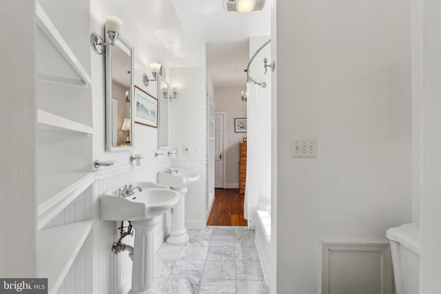 1689 32ND ST NW, Washington, DC 20007