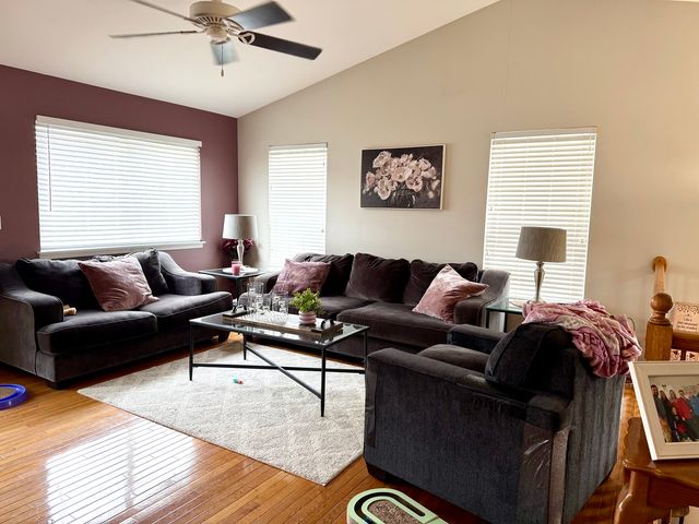 2939 SAGANASHKEE Lane, Naperville, IL 60564