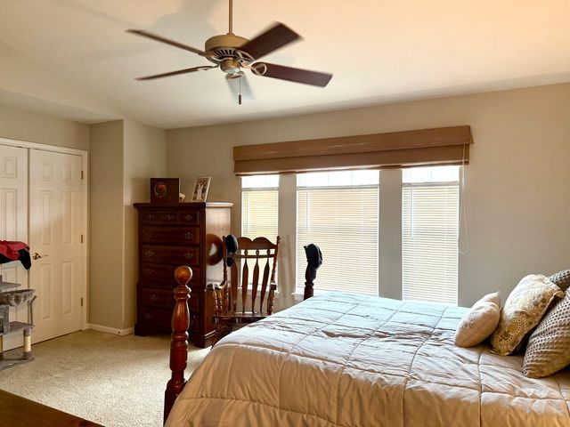 2939 SAGANASHKEE Lane, Naperville, IL 60564