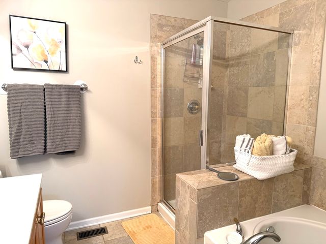 2939 SAGANASHKEE Lane, Naperville, IL 60564