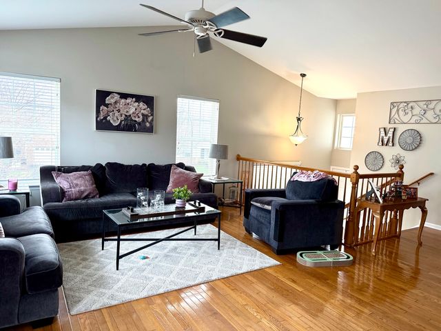 2939 SAGANASHKEE Lane, Naperville, IL 60564