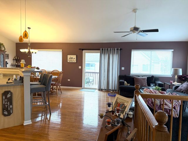 2939 SAGANASHKEE Lane, Naperville, IL 60564