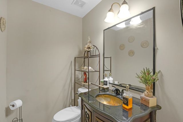 8645 MEADOW GREEN DR, Memphis, TN 38016