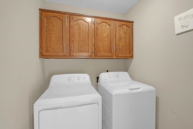 8645 MEADOW GREEN DR, Memphis, TN 38016