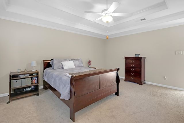 8645 MEADOW GREEN DR, Memphis, TN 38016