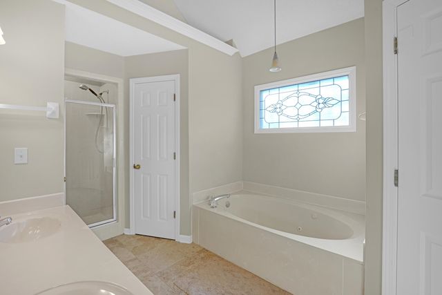 8645 MEADOW GREEN DR, Memphis, TN 38016