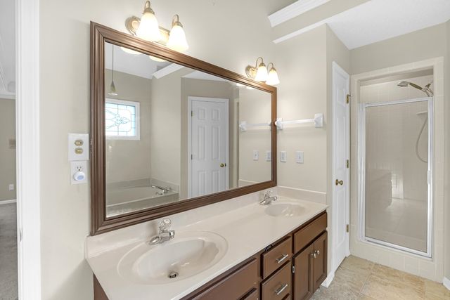 8645 MEADOW GREEN DR, Memphis, TN 38016