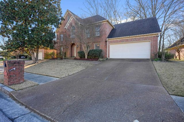 8645 MEADOW GREEN DR, Memphis, TN 38016