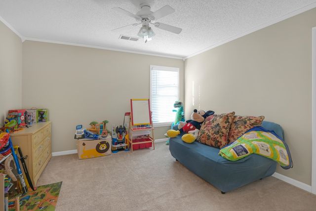 8645 MEADOW GREEN DR, Memphis, TN 38016