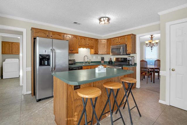 8645 MEADOW GREEN DR, Memphis, TN 38016