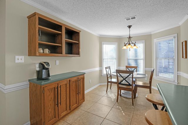 8645 MEADOW GREEN DR, Memphis, TN 38016