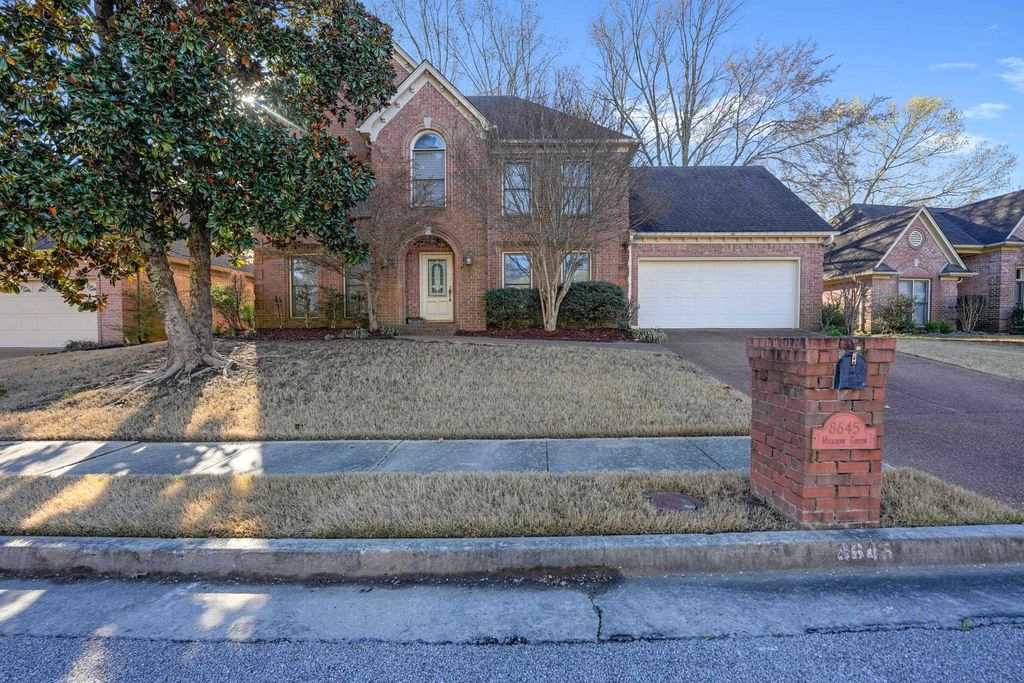 8645 MEADOW GREEN DR, Memphis, TN 38016