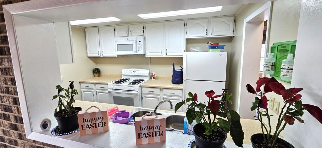 Image 19 of property listing at 57 CURRICLE Road, Wheeling, IL 60090