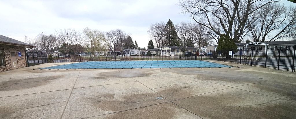 Image 21 of property listing at 57 CURRICLE Road, Wheeling, IL 60090