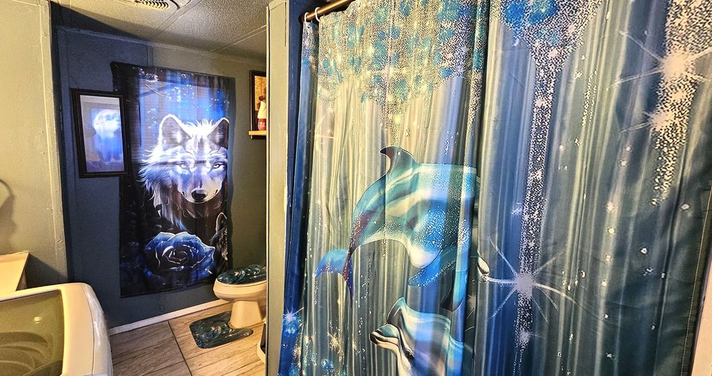 Image 9 of property listing at 57 CURRICLE Road, Wheeling, IL 60090