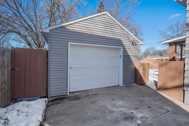 1420 12TH AVENUE, Green Bay, WI 54304