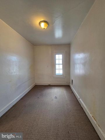 1102 N FRONT ST, Reading, PA 19601