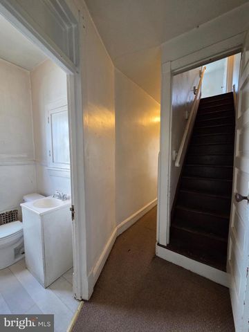 1102 N FRONT ST, Reading, PA 19601