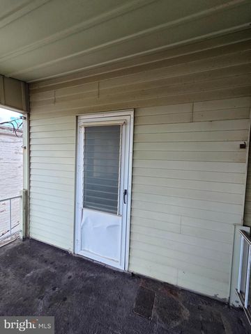 1102 N FRONT ST, Reading, PA 19601