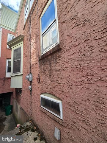 1102 N FRONT ST, Reading, PA 19601