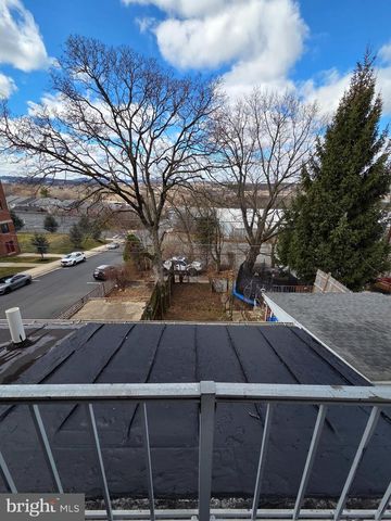 1102 N FRONT ST, Reading, PA 19601