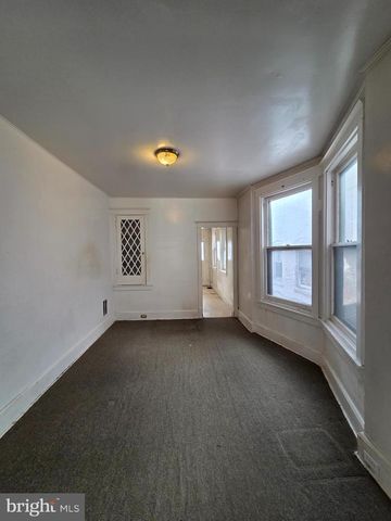 1102 N FRONT ST, Reading, PA 19601