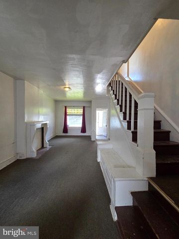 1102 N FRONT ST, Reading, PA 19601