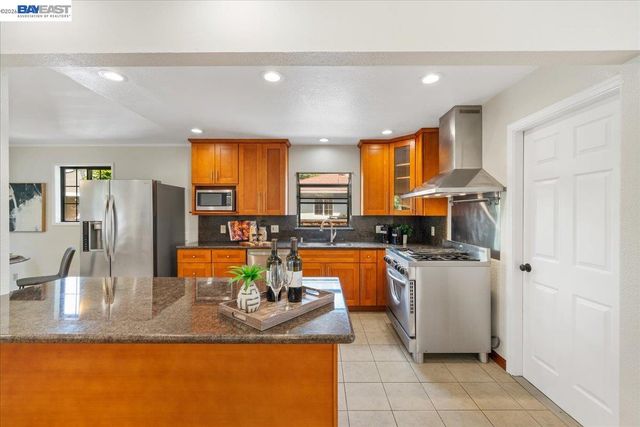 17153 Via Media, San Lorenzo, CA 94580