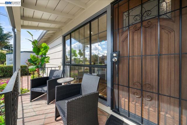 17153 Via Media, San Lorenzo, CA 94580