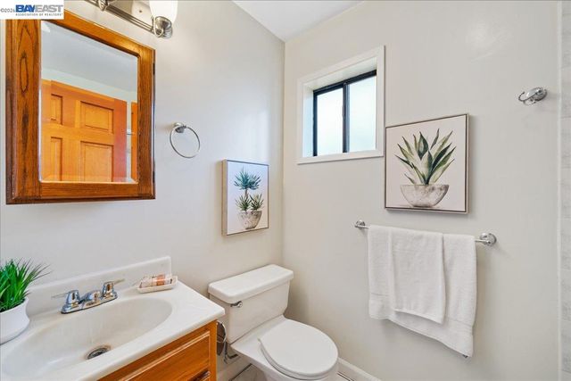 17153 Via Media, San Lorenzo, CA 94580