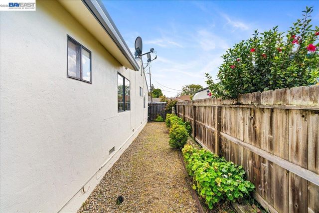 17153 Via Media, San Lorenzo, CA 94580