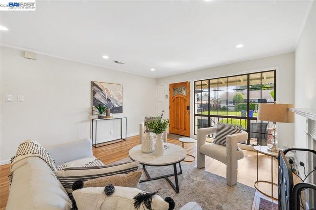 17153 Via Media, San Lorenzo, CA 94580