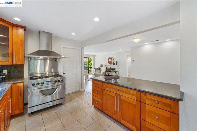 17153 Via Media, San Lorenzo, CA 94580