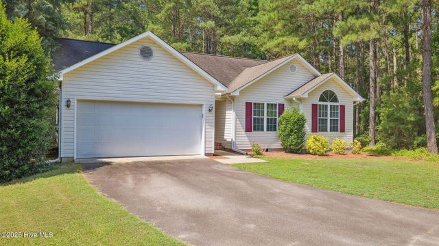 637 Chukar Court, Vass, NC 28394