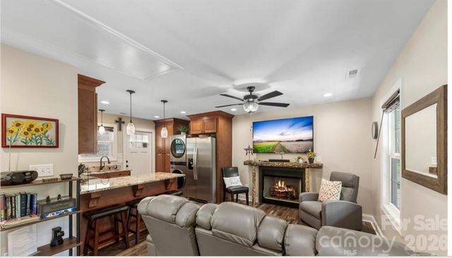 8333 Catawba Cove Drive, Belmont, NC 28012