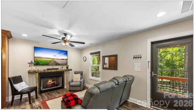 8333 Catawba Cove Drive, Belmont, NC 28012