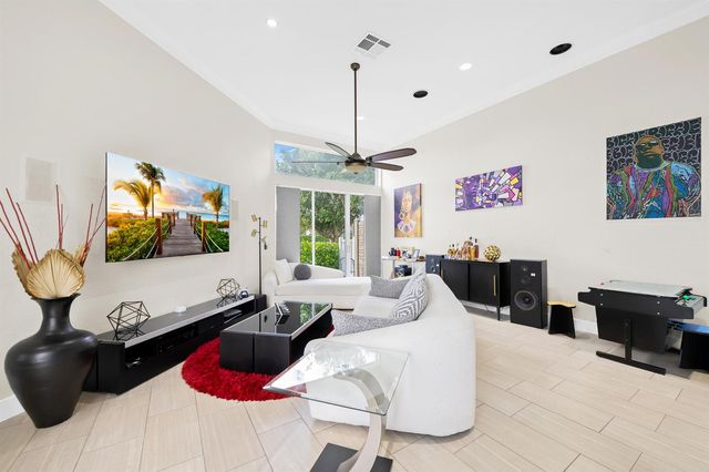 980 Bel Aire Drive West, Pembroke Pines, FL 33027