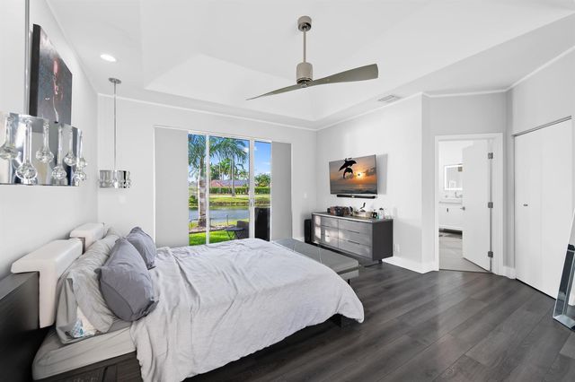980 Bel Aire Drive West, Pembroke Pines, FL 33027