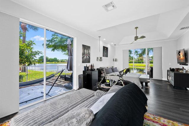 980 Bel Aire Drive West, Pembroke Pines, FL 33027