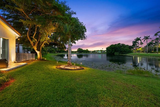 980 Bel Aire Drive West, Pembroke Pines, FL 33027