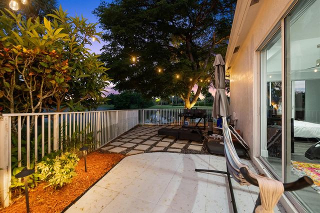 980 Bel Aire Drive West, Pembroke Pines, FL 33027